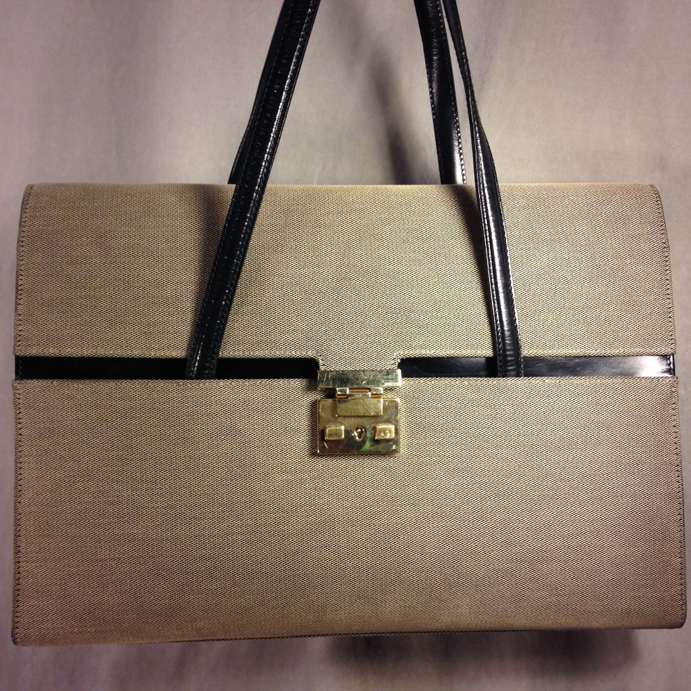 Vintage Authentic Gucci Shoulder Bag
